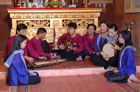 Наслаждение вокальным жанром «дон-ка-тай-ты» в провинции Кьензянг - ảnh 4